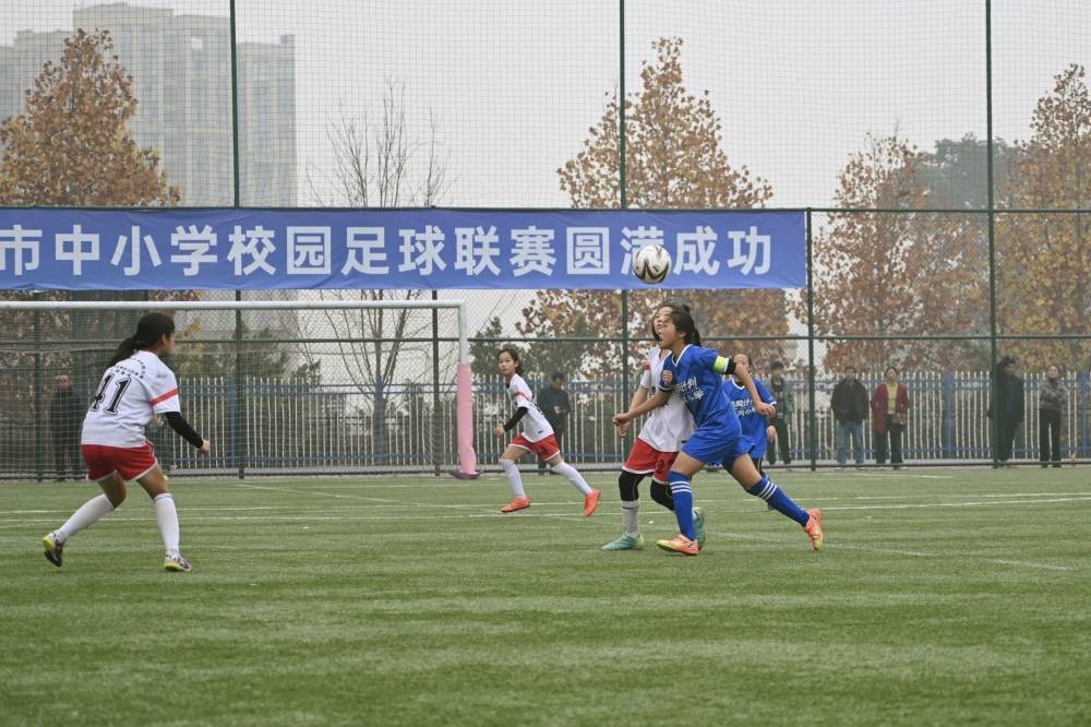 德国甲组联赛_三河镇小学女足队夺得重庆市中小学校园足球联赛小学甲组亚军