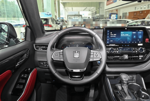 如何代理皇冠信用盘_一汽丰田皇冠陆放展现王者气概如何代理皇冠信用盘,尽显与众不同