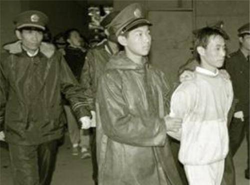 皇冠登3管理出租_出租车司机的噩梦皇冠登3管理出租,6名妙龄女子路边求搭车,17位司机却接连被害