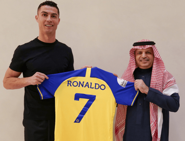 新2足球网址_C罗为自己辩解!来沙特想体验新足球新2足球网址,他走错了一步,含泪赚2亿欧