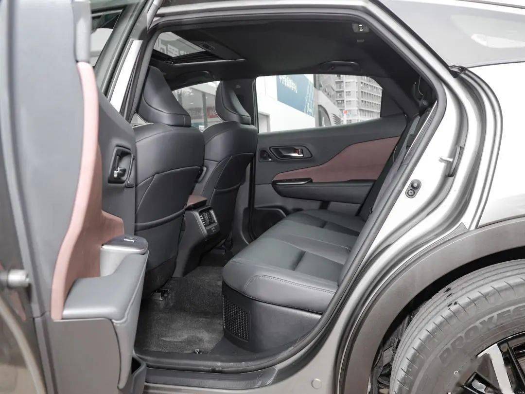 皇冠信用盘如何注册_2.4T混动+四驱皇冠信用盘如何注册,这车可不输雷克萨斯