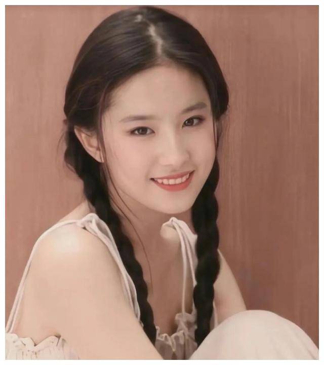 皇冠足球平台申请_某明星美籍身份遭作家痛批皇冠足球平台申请,身价超20亿,不弃美籍疑因高额弃籍税