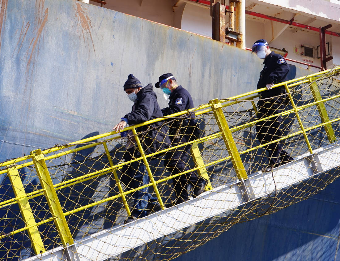 皇冠信用网登2代理_时间紧急皇冠信用网登2代理!警车变身“救护车”