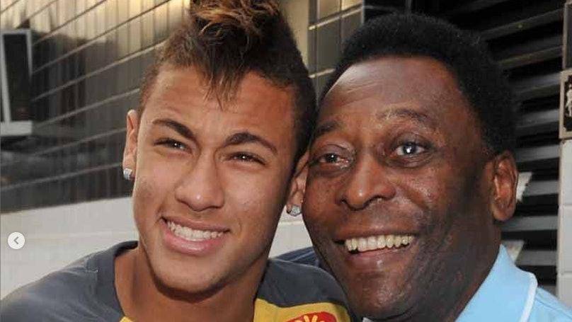 世界杯皇冠足球平台_贝利将足球变为艺术世界杯皇冠足球平台,罗纳尔多致敬:球王只有一个,最伟大的一个