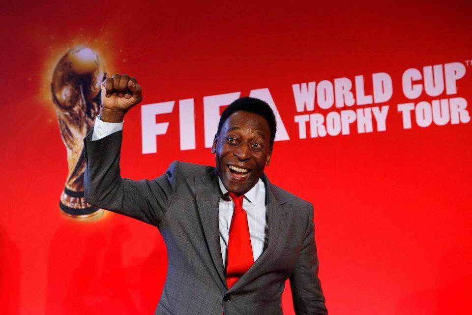 世界杯皇冠足球平台_贝利将足球变为艺术世界杯皇冠足球平台,罗纳尔多致敬:球王只有一个,最伟大的一个