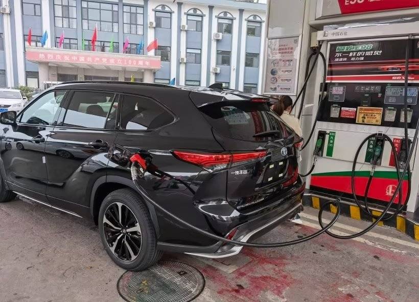 皇冠信用开号_皇冠陆放值不值得买皇冠信用开号,同款车主来说说,皇冠陆放车友会(729期)