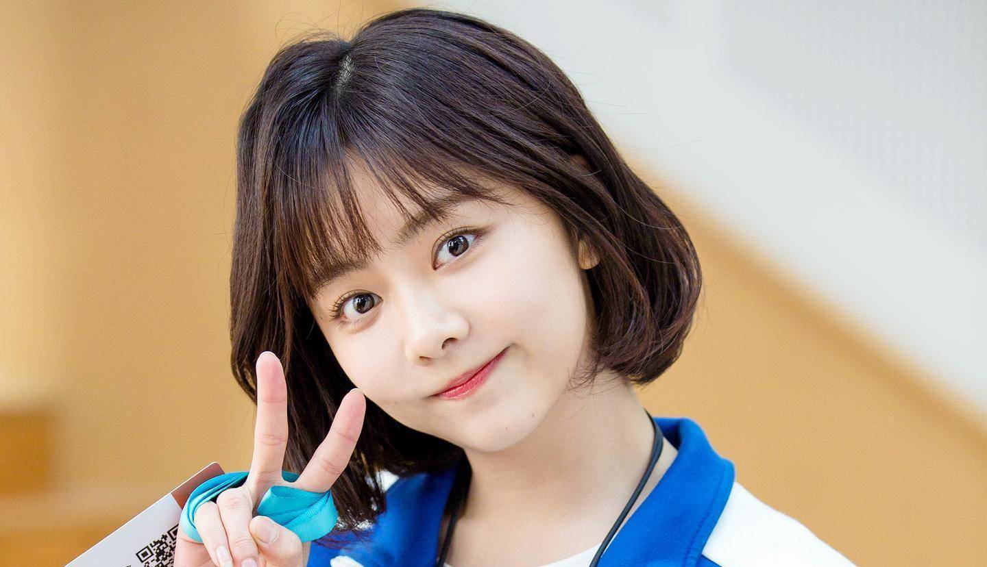 皇冠信用盘正网_四川盛产美女皇冠信用盘正网,5位川妹子女星,个个盘正条顺,甩网红脸一大片