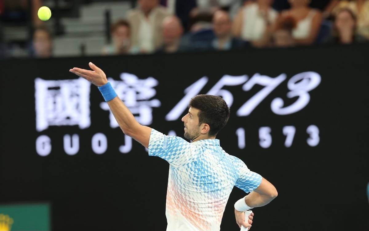 体育皇冠信用盘_36岁网坛传奇太强了!德约科维奇40连胜体育皇冠信用盘,拿768万奖金冲进第十澳网