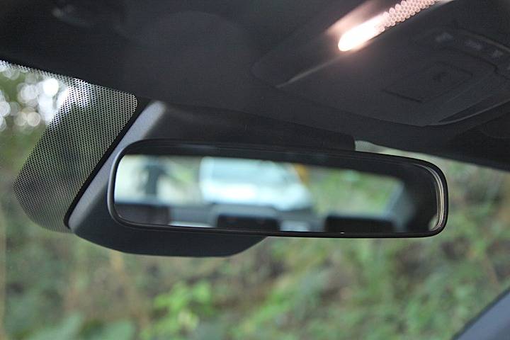 皇冠信用盘登2_雷克萨斯都忌妒的实力皇冠信用盘登2?试驾丰田全新一代皇冠