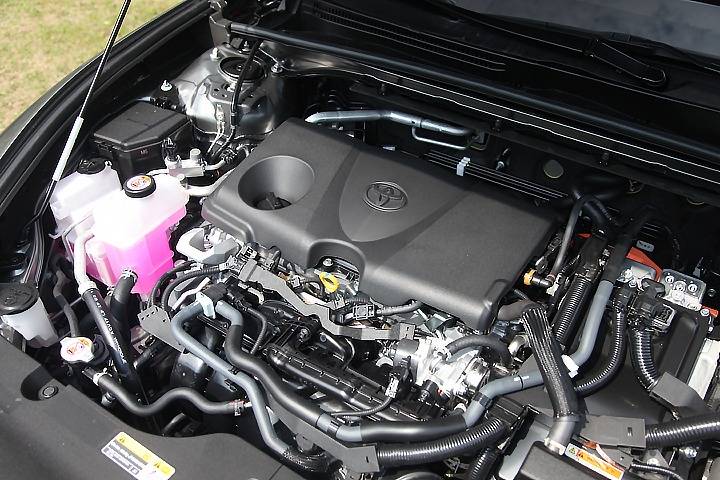 皇冠信用盘登2_雷克萨斯都忌妒的实力皇冠信用盘登2?试驾丰田全新一代皇冠