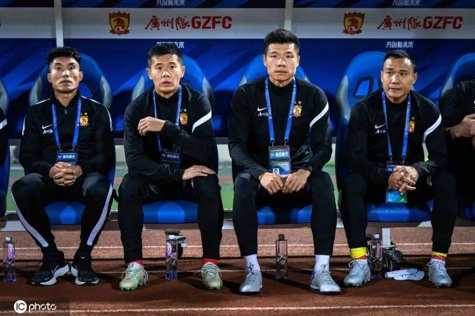 世界杯足球平台代理_足球大败局 | 一支球队10年砸170亿世界杯足球平台代理,这钱怎么花的?