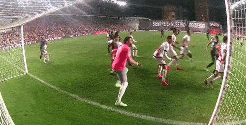 足球外围买球网站_西甲回顾-巴列卡诺VS马德里竞技足球外围买球网站,马竞2-1取胜,拿下欧冠入场券