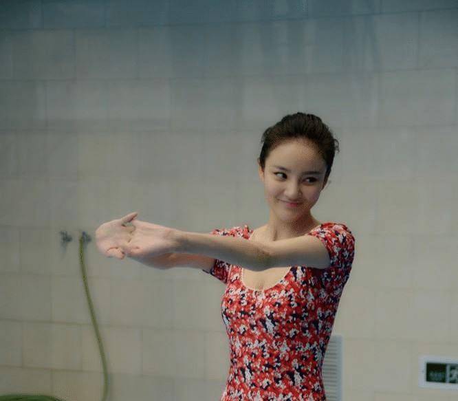 皇冠信用盘登2登3_连登3年舞台皇冠信用盘登2登3,却被女子加入,遭家暴2次堕胎,今离去未遂坚强生活