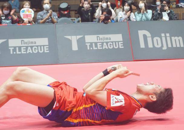 皇冠信用盘登1,登2,登3出租_张本智和0-3被横扫皇冠信用盘登1,登2,登3出租,决胜盘上演救赎,帮助球队3比2拿下了冠军