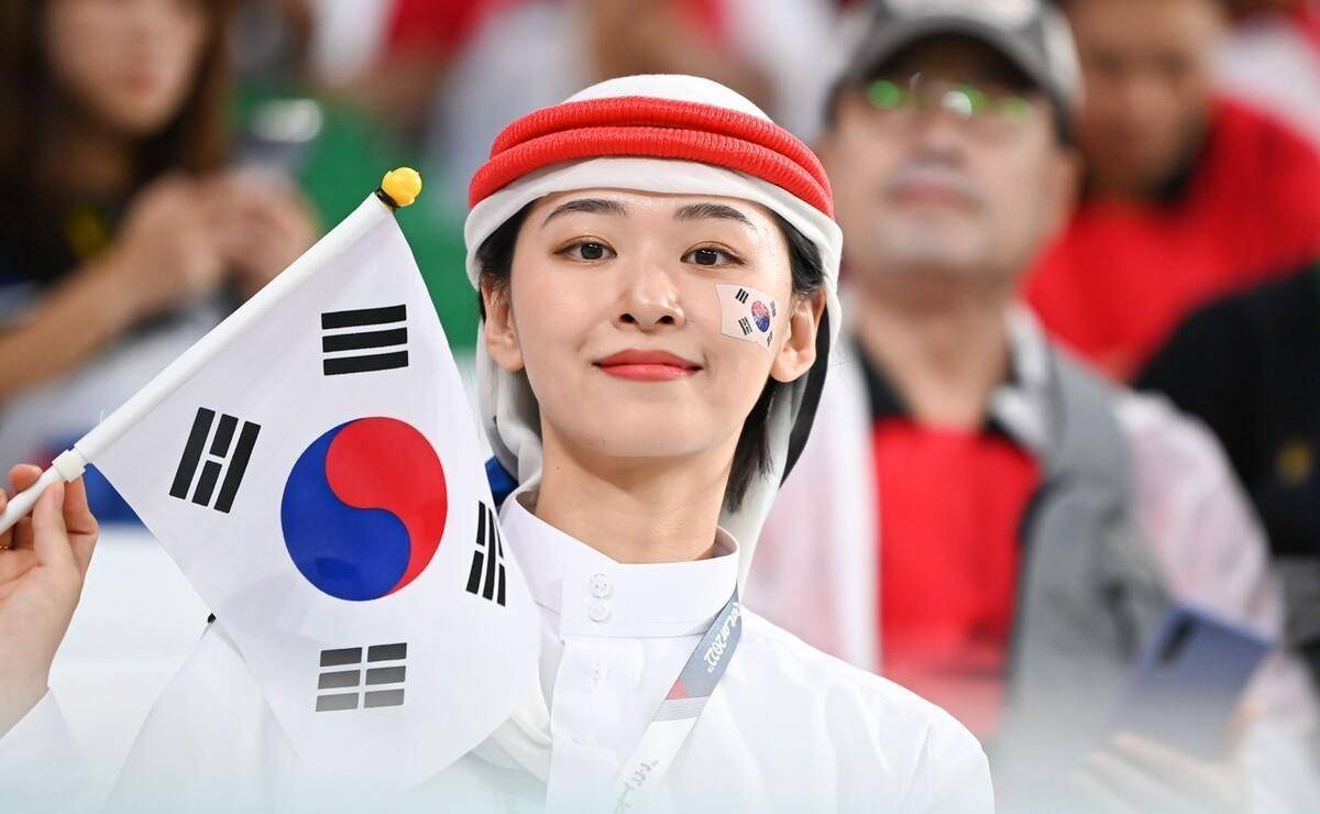 世界杯皇冠足球平台_小组赛总结 足球为何发展成了这个样子世界杯皇冠足球平台?到底哪支球队出了冠军像?