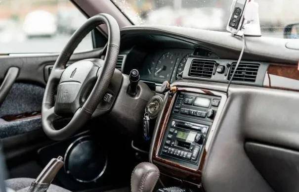 皇冠信用盘可以占几成_梦回1998皇冠信用盘可以占几成,当时80万的车是什么样子的,第十代皇冠155