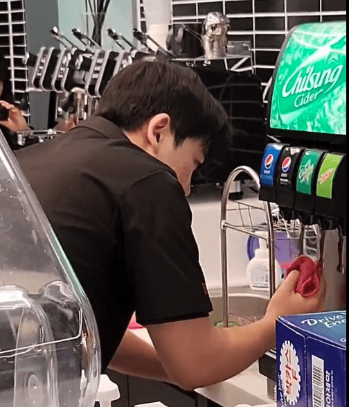 皇冠信用网会员账号_BLG全员续费百年大会员皇冠信用网会员账号,账号能当传家宝;Gumayusi回国入职网咖