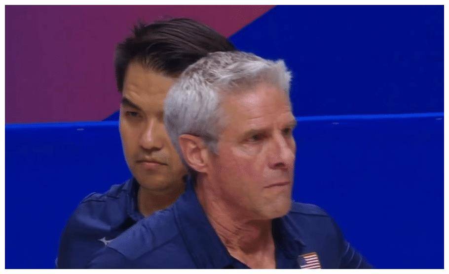 皇冠信用盘登2登3_巅峰对决！美国女排3-2黑马皇冠信用盘登2登3，反超登榜首，波兰教练低级换人+黄牌