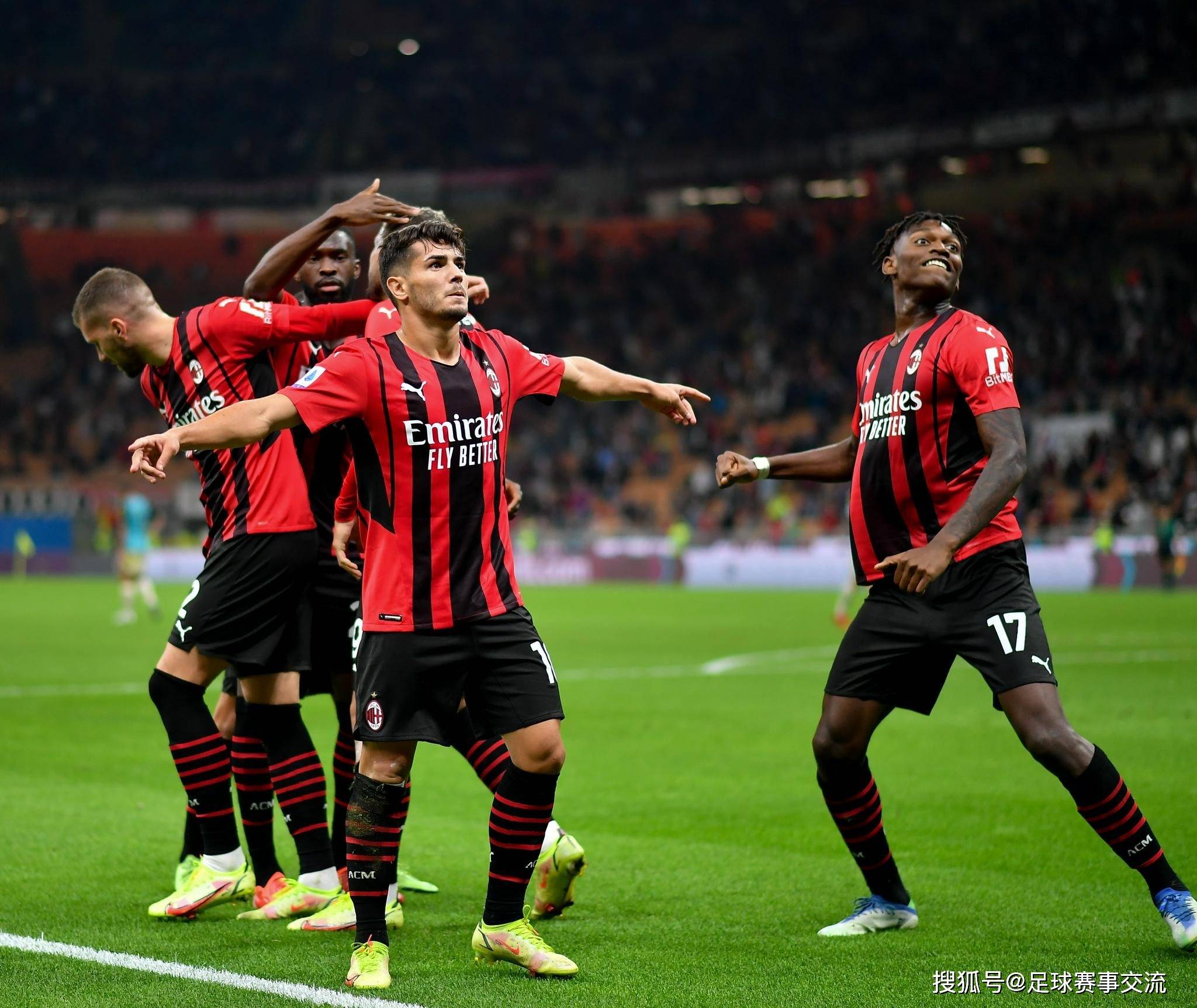 多特蒙德足球_今日足球:纽卡斯尔联vsAC米兰 多特蒙德vs巴黎圣日尔曼