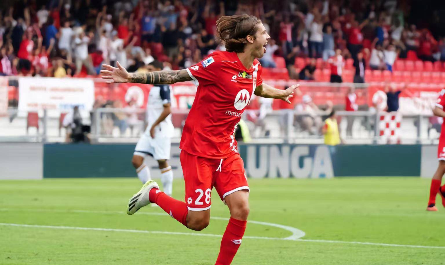 AC米兰比赛_意甲米兰与米兰之战AC米兰比赛? AC米兰对阵蒙扎的比赛