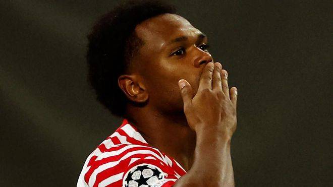 RB莱比锡VS年轻人_欧冠:莱红牛VS年轻人RB莱比锡VS年轻人,莱比锡红牛客场击败年轻人