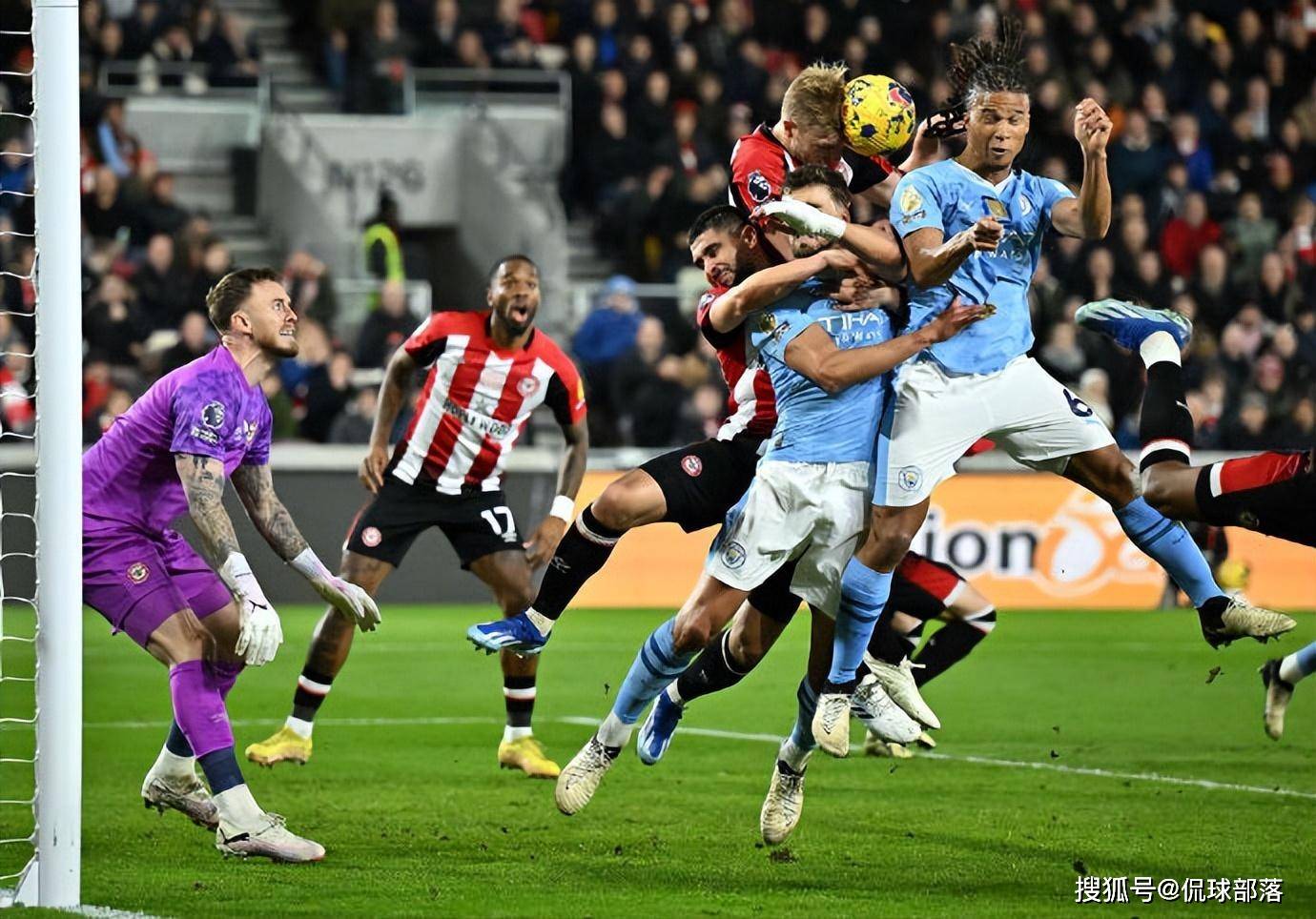皇冠登1登2登3代理_9连胜!曼城3-1逆转皇冠登1登2登3代理,福登帽子戏法,瓜迪奥拉狂欢:距榜首差2分