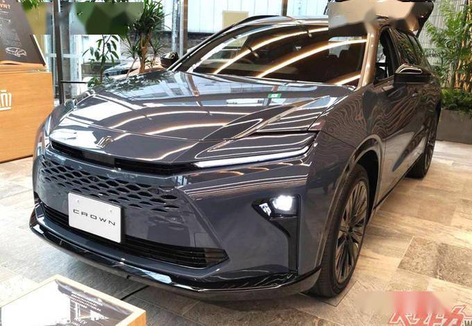 世界杯皇冠平台_丰田皇冠全新SUV到店实拍世界杯皇冠平台!国产与汉兰达同平台打造