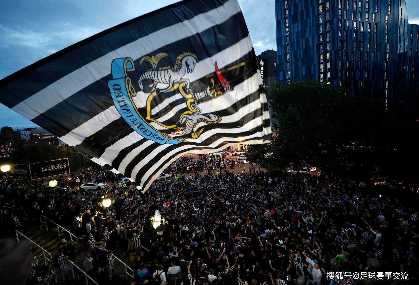 纽卡斯尔联足球_今日足球:水晶宫vs纽卡斯尔联 埃弗顿vs利物浦