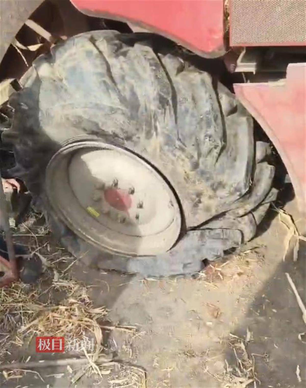 皇冠登3代理注册_哈尔滨多处玉米地出现尖锐角铁皇冠登3代理注册,多台农机被扎胎,警方介入