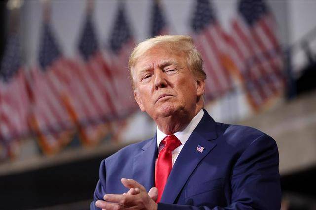 皇冠信用網代理流程_特朗普再就涉台议题发声皇冠信用網代理流程,沈富雄:民进党看到美国人两脚就软趴趴