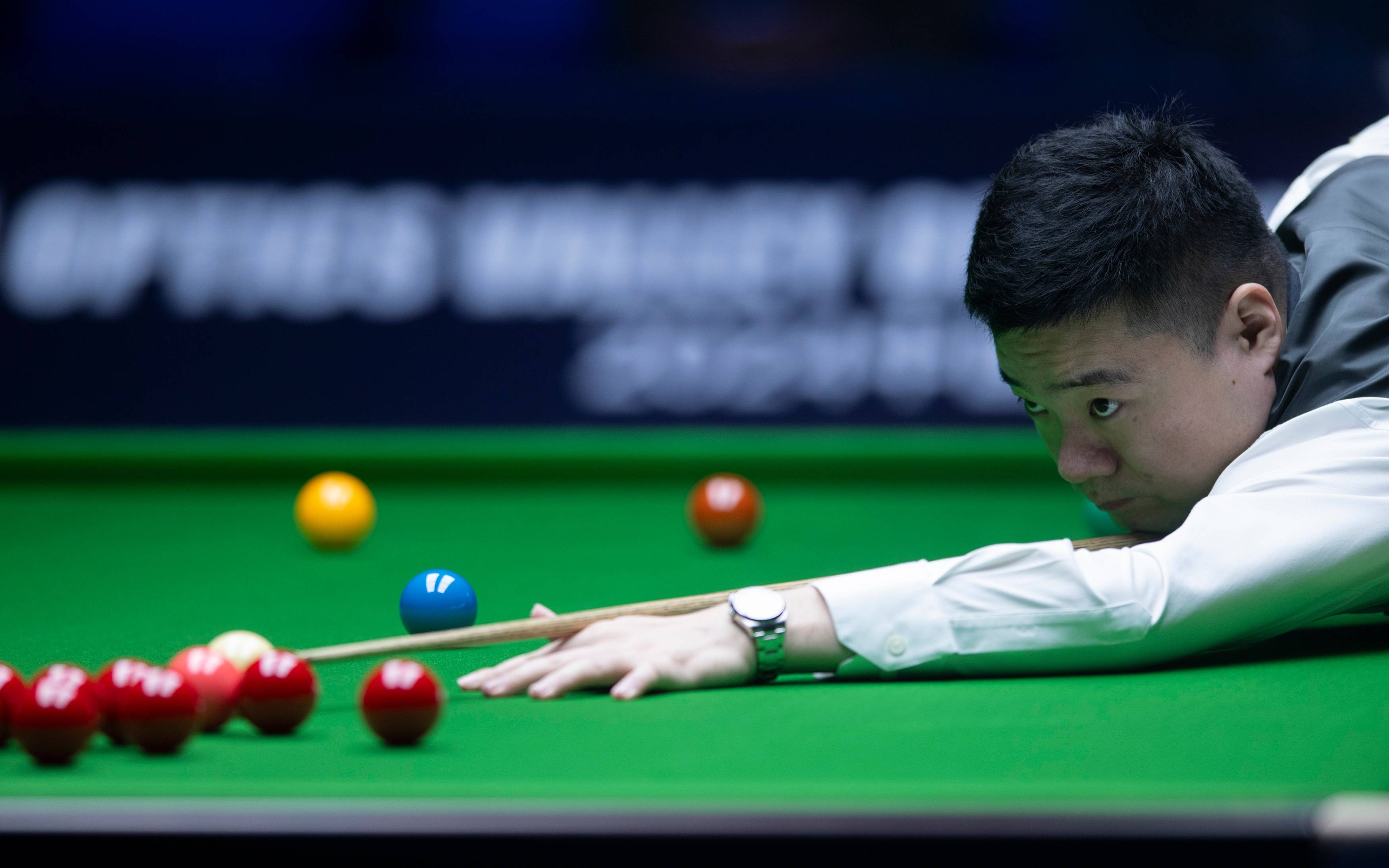 皇冠平台_丁俊晖6比1大胜皇冠平台,十名中国球员晋级国锦赛32强