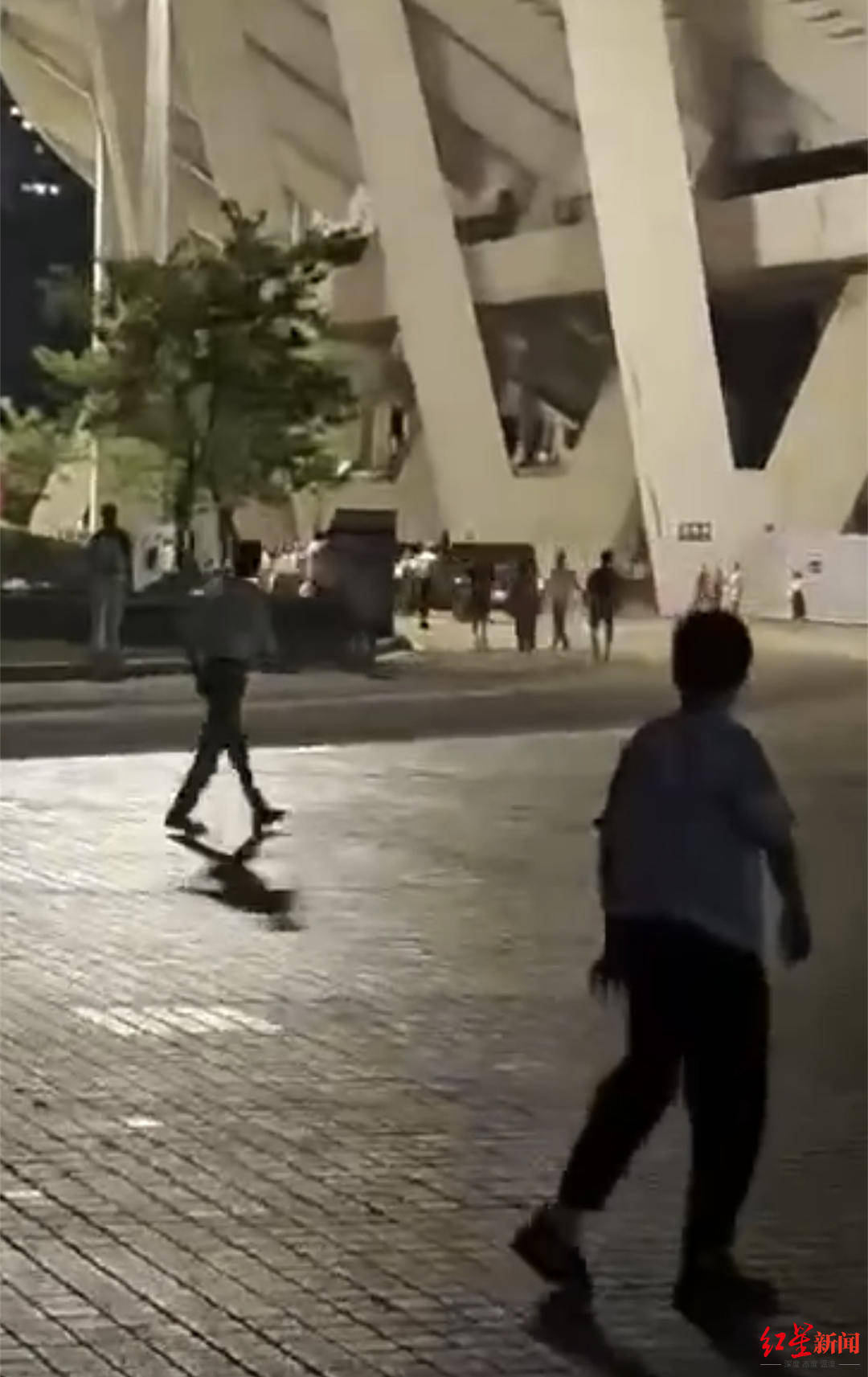 信用网怎么注册_珠海警方通报体育中心汽车撞人群逃逸事件信用网怎么注册,市民:每天有很多人在那里徒步锻炼