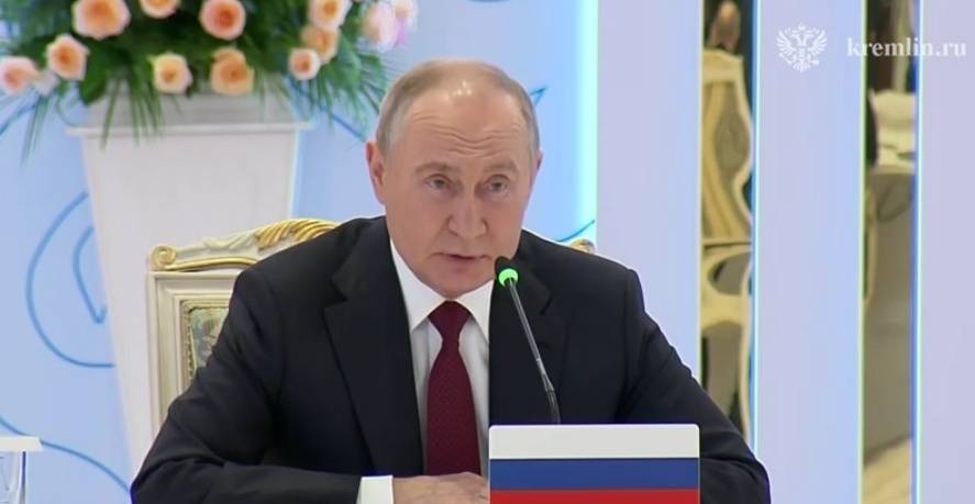 皇冠登3代理注册_普京:基辅的决策中心可能成为“榛树”导弹的打击目标