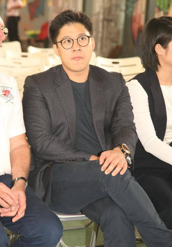 Vietnam Football Agent
_霍启刚:我敢不疼老婆吗?那可是拿3000亿继承权换的Vietnam Football Agent
!