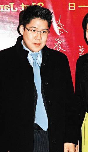 Vietnam Football Agent
_霍启刚:我敢不疼老婆吗?那可是拿3000亿继承权换的Vietnam Football Agent
!