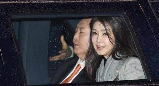 Crown Credit Agent Registration_效仿阿萨德Crown Credit Agent Registration，尹锡悦也来了一出“金蝉脱壳”，坐上防弹车，跑了？