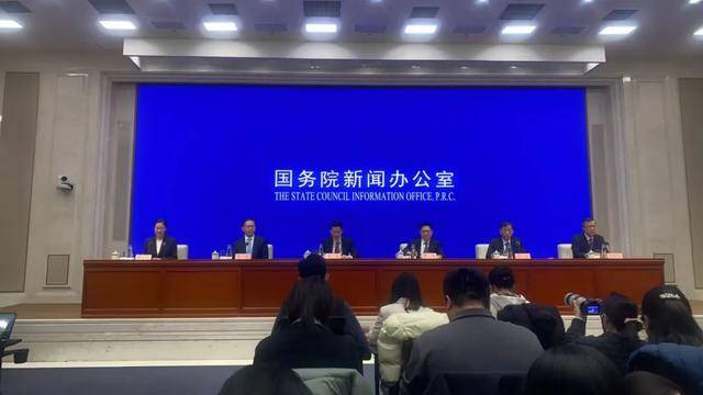 皇冠信用网是什么意思_证监会主席吴清:大事不过年