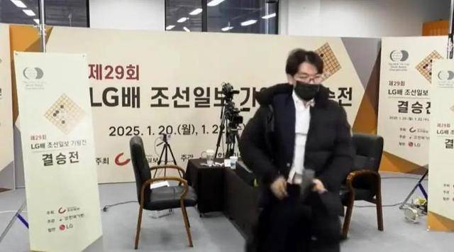 皇冠信用网需要押金吗_“柯洁退赛”吵上热搜皇冠信用网需要押金吗!韩国为何规定将“死子”放入棋盒盖?