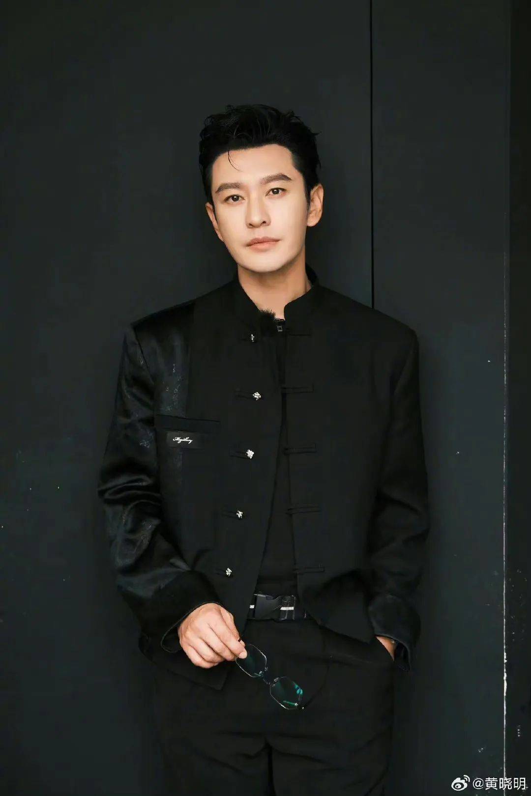 皇冠足球平台代理_黄晓明晒妈妈炸的鱼皇冠足球平台代理!“是幸福的味道”