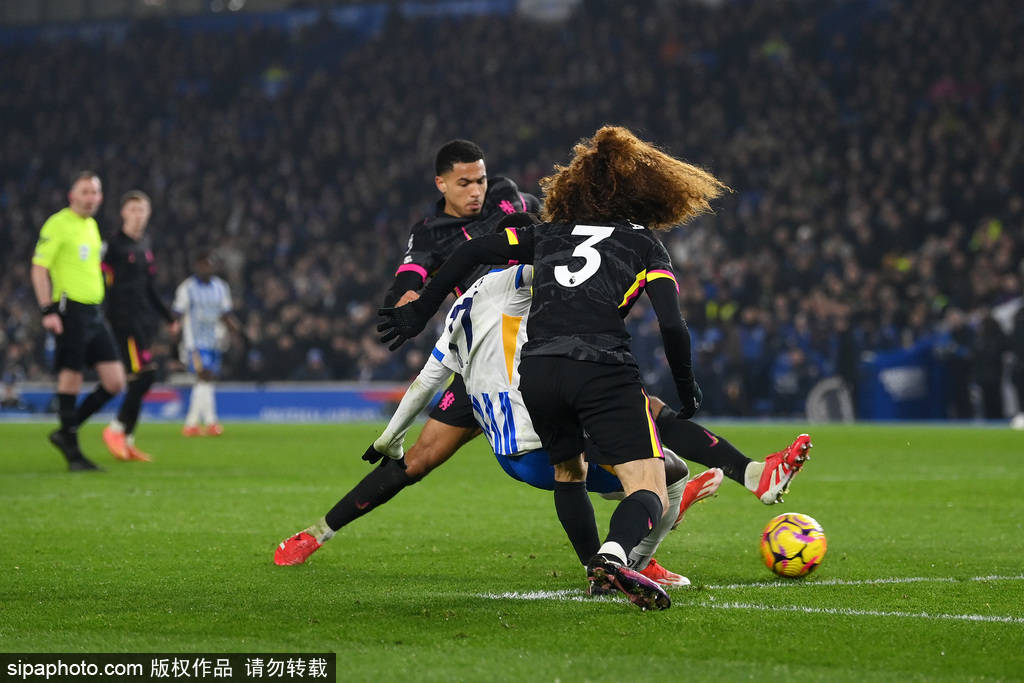 皇冠信用网址_英超-三笘薰神级停球破门明特双响 切尔西0-3遭布莱顿双杀