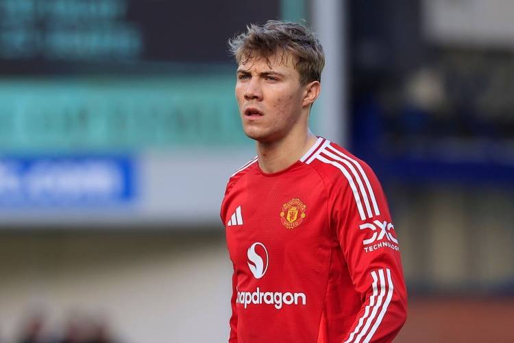 皇冠体育App下载_转会费7390万&16场球荒皇冠体育App下载!曼晚:曼联教练组对22岁霍伊伦失去耐心