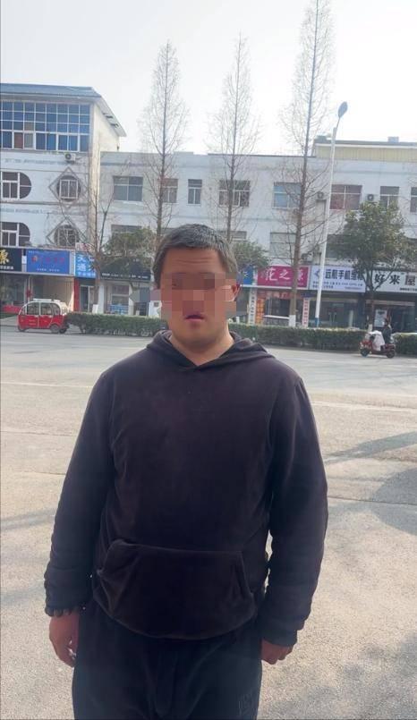 hga030账号
_山东一单亲妈妈直播间阻止网友辱骂“唐宝”少年遭上门殴打hga030账号
,警方:已受理案件,正调查