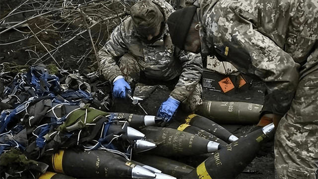 皇冠会员开户
_俄军两翼铁钳合拢皇冠会员开户
,布下5层火力网,锁死乌军突围口