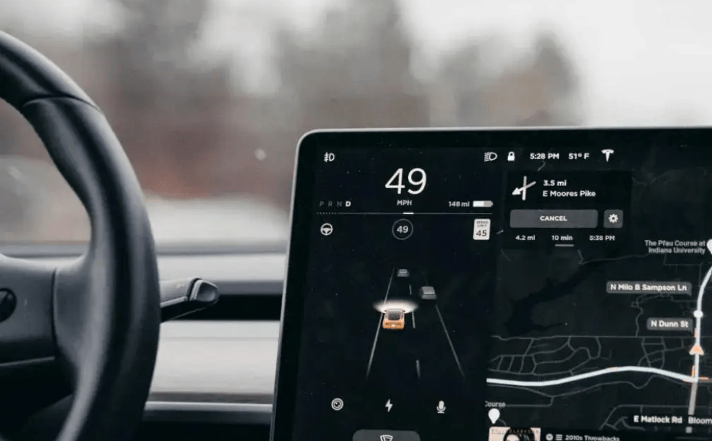 皇冠登一登二登三区别_高速排队充电皇冠登一登二登三区别，到家面子不保，电车真还不如土味小电驴？
