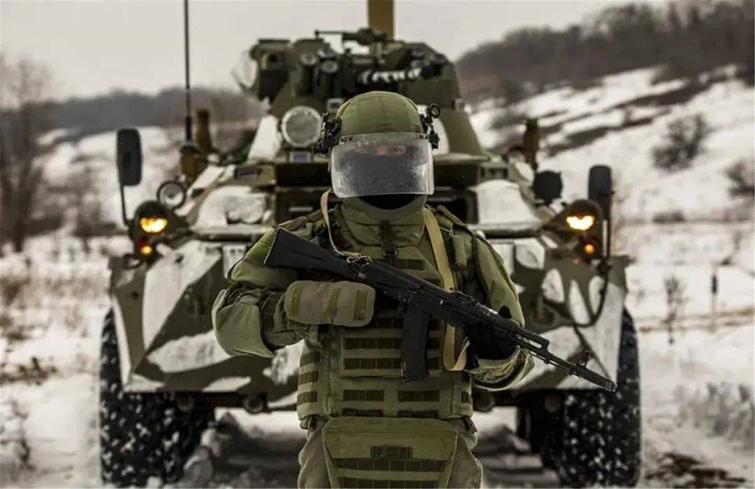 皇冠信用盘会员开户_没法打了皇冠信用盘会员开户，一条死亡公路被炸出，乌军6个旅被打垮，残军抗命撤退