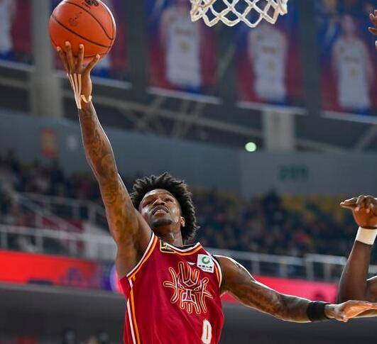 皇冠信用网出租_吉伦沃特被驱逐+发球5秒违例 广东2分不敌山西