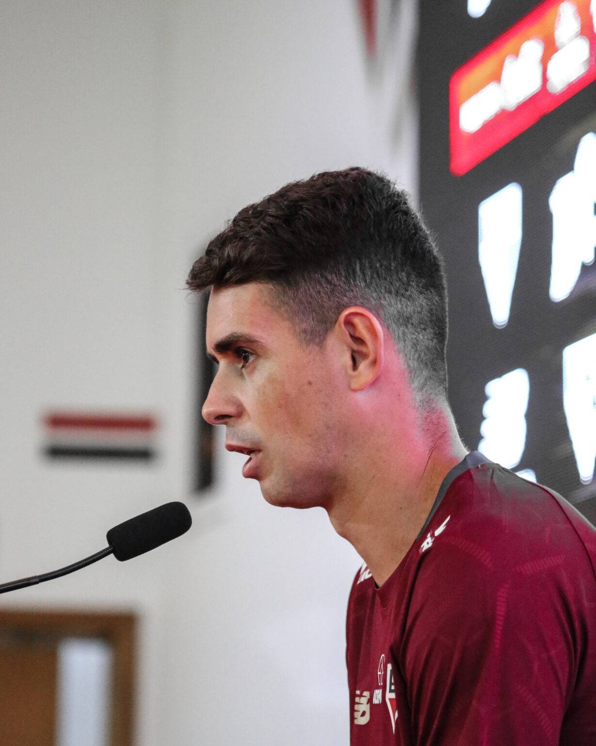 皇冠信用盘登2代理
_奥斯卡:皇冠信用盘登2代理
我在中国也总能踢满90分钟 巴西足球是另一种足球