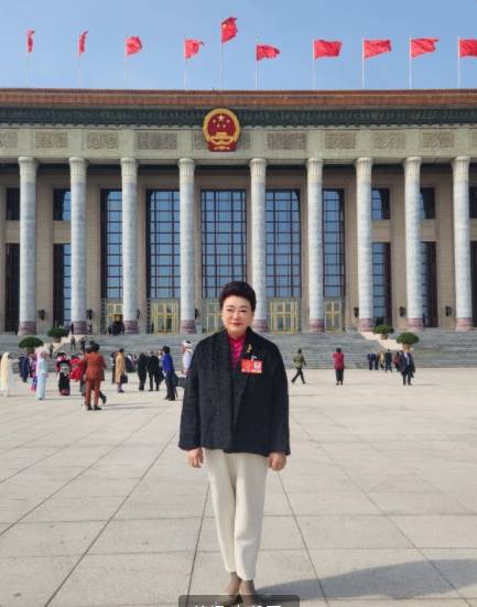 皇冠信用网开户_两会专题采访全国人大代表刘晓静：科技将重塑高校音乐教育