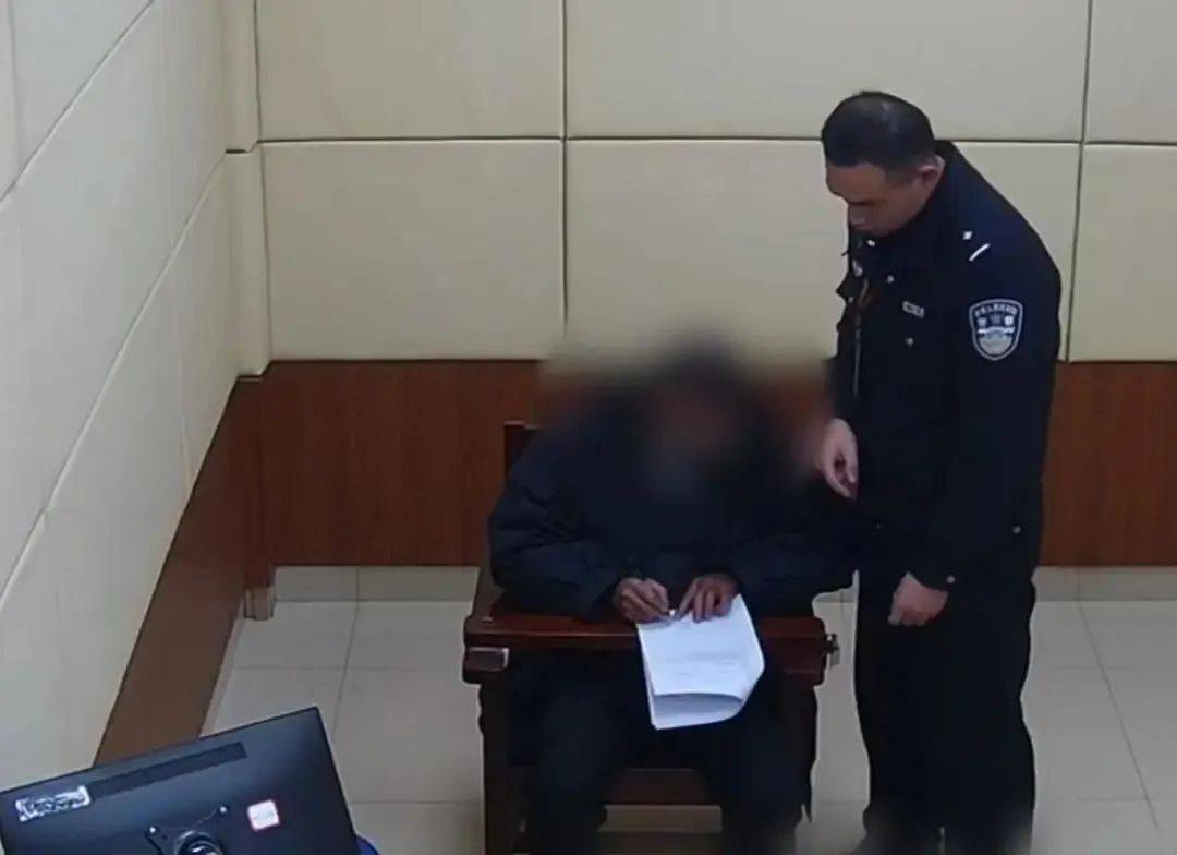 皇冠足球管理平台出租
_偷偷往卡中充值2000吨水的水费皇冠足球管理平台出租
,物业公司前员工华某到派出所自首