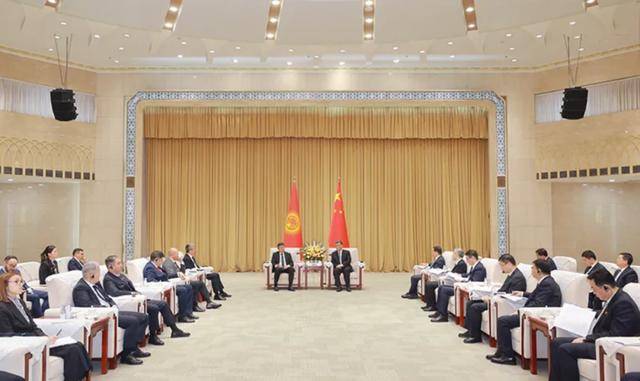 介绍个皇冠信用網网址_谋划新机制！新疆维吾尔自治区党委书记的这次重要会面介绍个皇冠信用網网址，有大背景